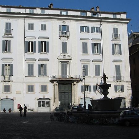 Appartamento Piazza Farnese Rom Zimmer foto