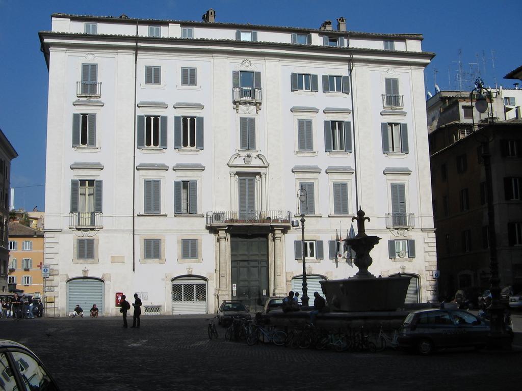 Appartamento Piazza Farnese Rom Zimmer foto